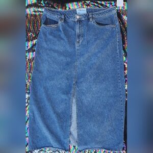 Old Navy Woman's Vintage/Y2K Blue Denim Maxi Skirt